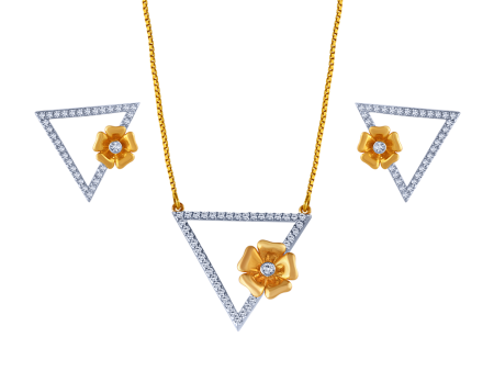 18k Triangular Diamond Necklace Earrings Set With An Intricate Flower Cheap